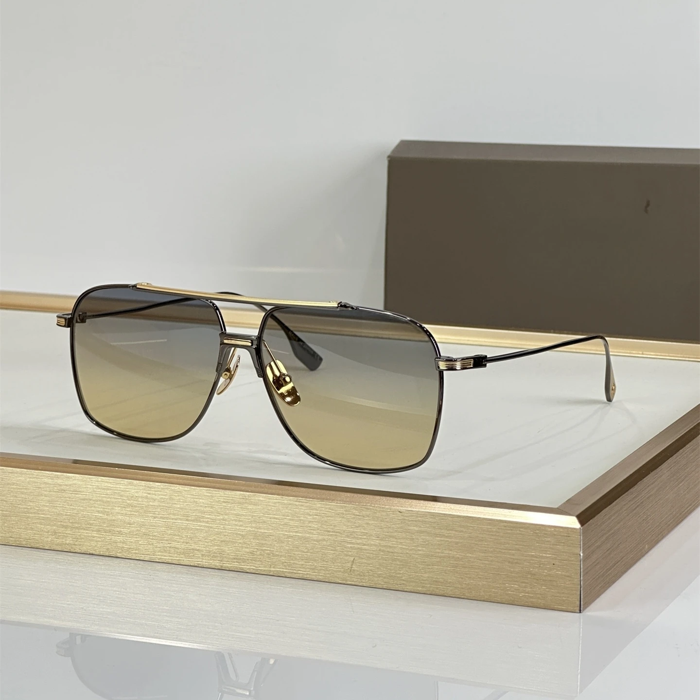 DILTA ALKAMX модные квадратные роскошные дизайнерские брендовые lentes de sol hombre DTS101 UV400 уличные солнцезащитные очки с двойным мостом для мужчин и женщин
DILTA ALKAMX модные квадратные роскошные дизайнерские брендовые lentes de sol hombre DTS101 UV400 уличные солнцезащитные очки с двойным мостом для мужчин и женщин
