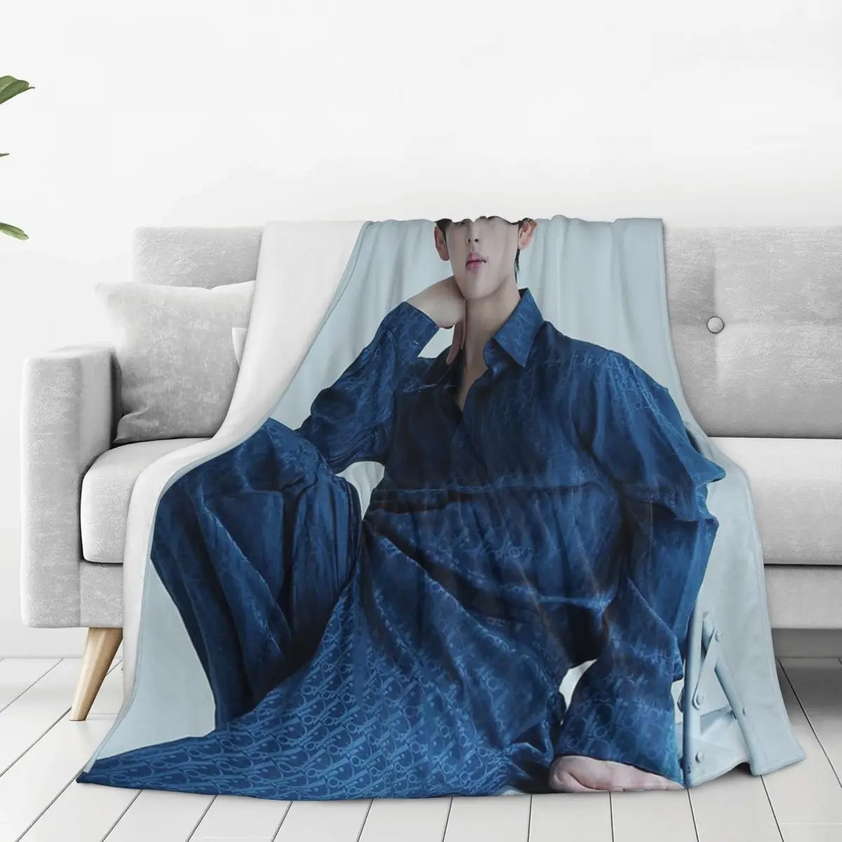 Одеяла Yim Si Wan Kpop, фланелевое одеяло для дивана, дышащее одеяло для дома, спальни, уличное покрывало, одеяло
Одеяла Yim Si Wan Kpop, фланелевое одеяло для дивана, дышащее одеяло для дома, спальни, уличное покрывало, одеяло