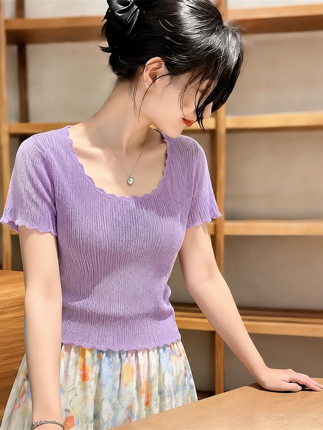 Elegant Ice Silk Short Sleeve Knitted Top Women's Fashion Summer New Style Versatile Slimming High-End Feel Commute Korean Style
Elegant Ice Silk Short Sleeve Knitted Top Women's Fashion Summer New Style Versatile Slimming High-End Feel Commute Korean Style