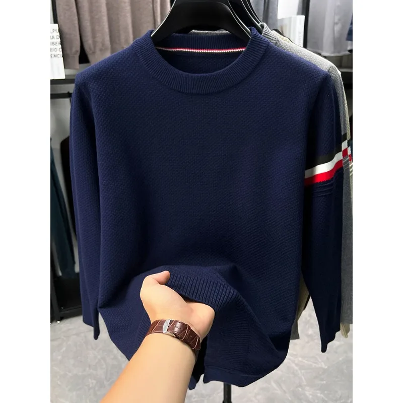 Осенне-зимний свитер, мужской новый свитер с круглым вырезом и ананасовой сеткой, однотонный полосатый свитер, повседневный брендовый пуловер
Осенне-зимний свитер, мужской новый свитер с круглым вырезом и ананасовой сеткой, однотонный полосатый свитер, повседневный брендовый пуловер