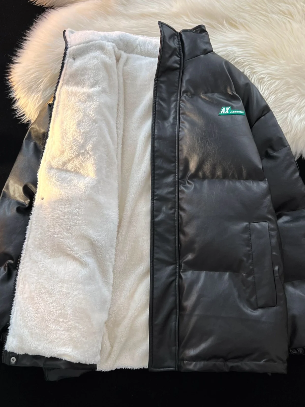 Men's Winter Thiened Fce Lined eepskin Cotton Jaet Youth American Trendy Brand PU Leather Warm Casual Outerwear
Men's Winter Thiened Fce Lined eepskin Cotton Jaet Youth American Trendy Brand PU Leather Warm Casual Outerwear