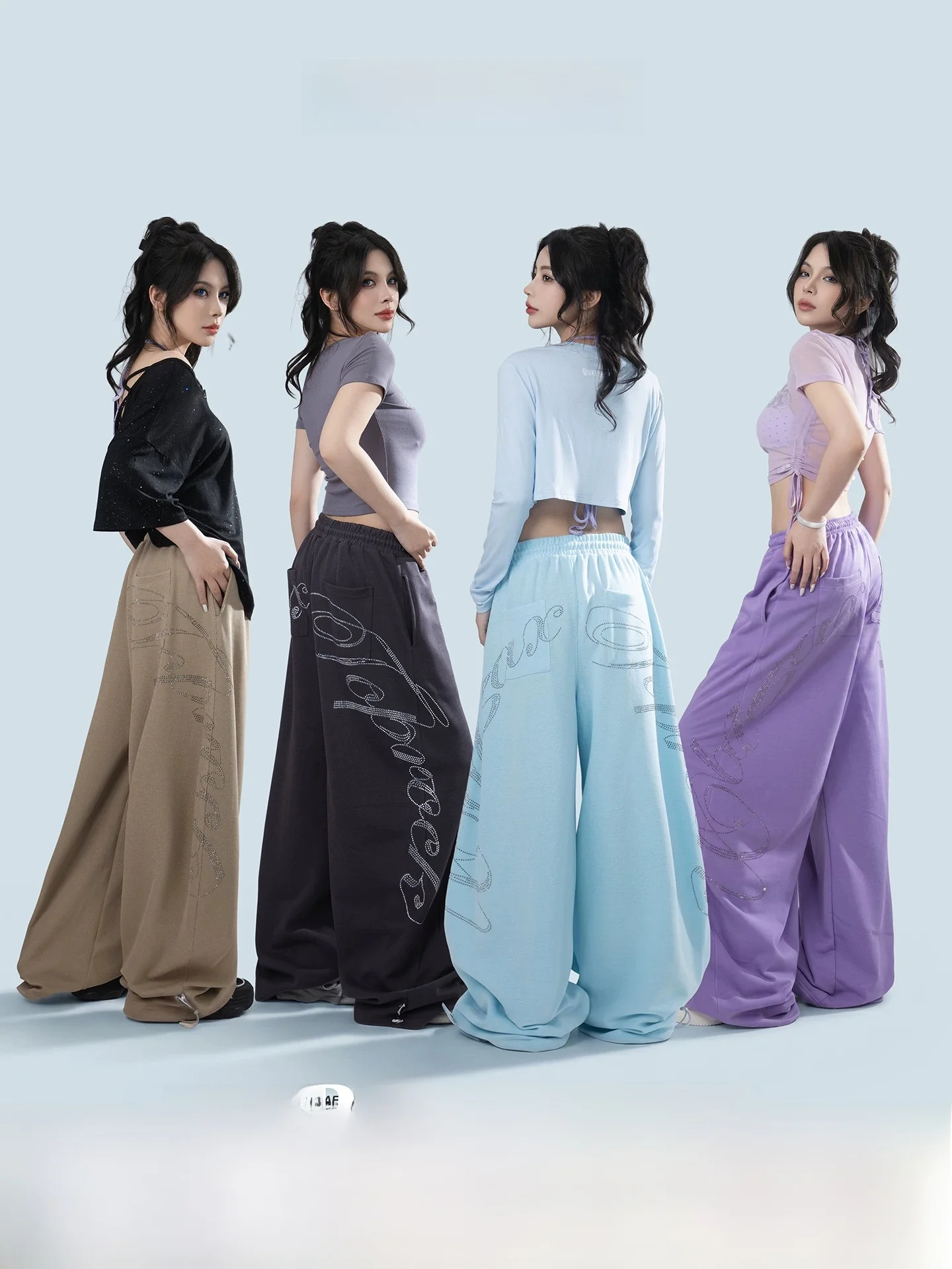 ROKBBK-K American Hip Hop Style Printed Wide Leg Pants Women's Jazz Dance Loose Casual Pants Cotton Comfortable Straight Cut
ROKBBK-K American Hip Hop Style Printed Wide Leg Pants Women's Jazz Dance Loose Casual Pants Cotton Comfortable Straight Cut
