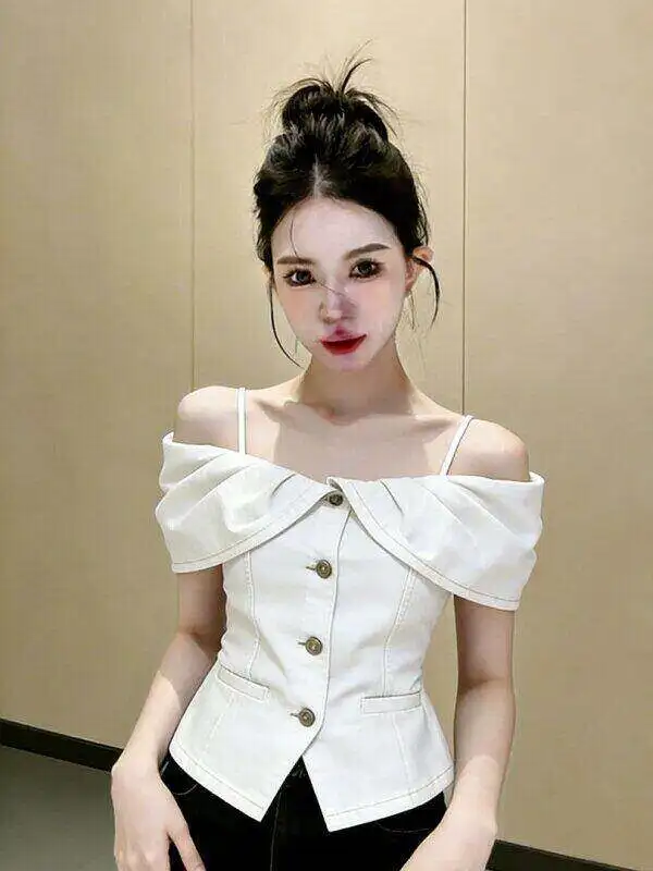 Casual Style White One Shoulder Denim Looking Shirt Women's High Waist Ingentle Design Summer New Fashion Breathable Loose Fit
Casual Style White One Shoulder Denim Looking Shirt Women's High Waist Ingentle Design Summer New Fashion Breathable Loose Fit