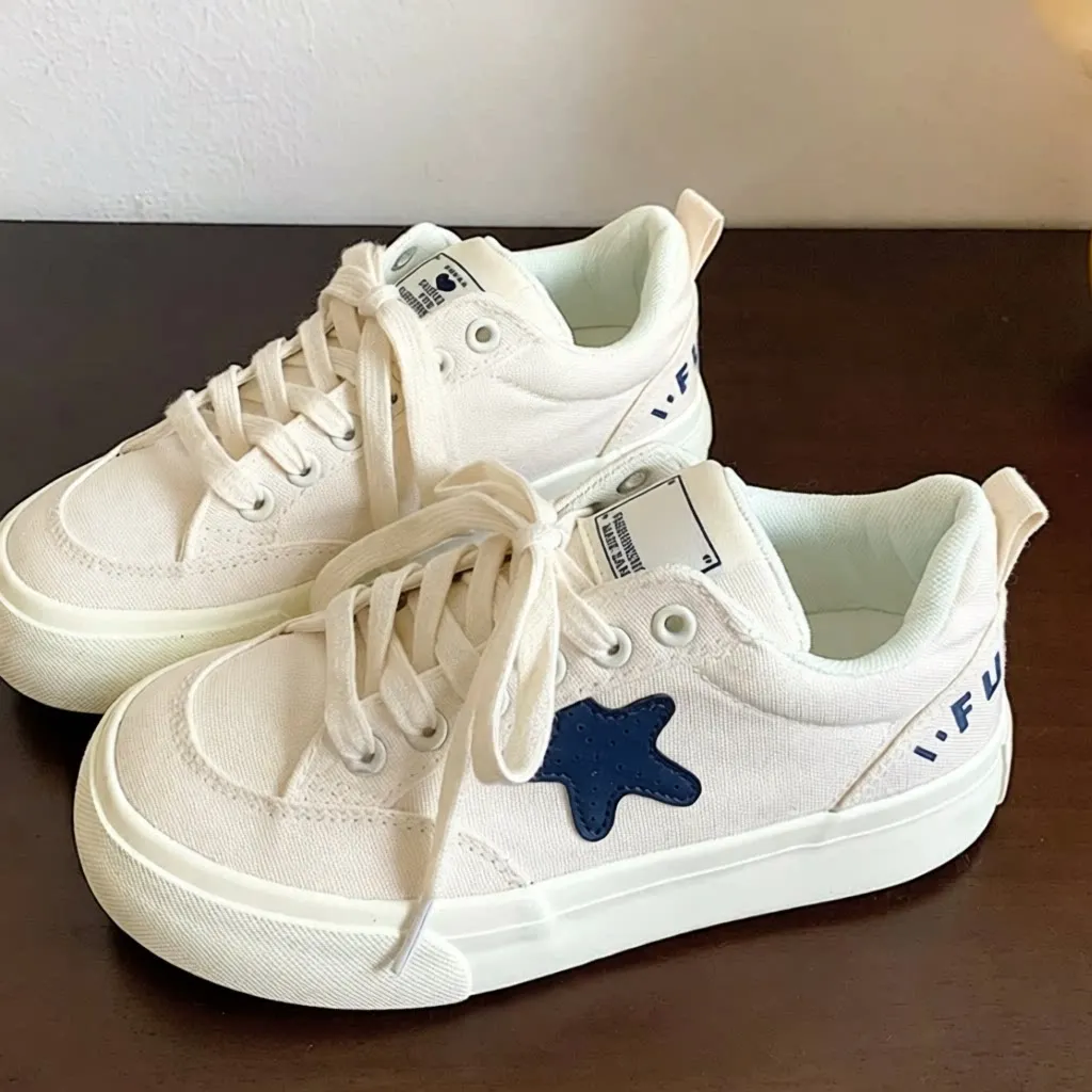 Trendy Low-Top Canvas Sneakers Flat Bottom Casual Shoes for Women in Spring Summer Hi Style Youth Footwear Rubber Sole
Trendy Low-Top Canvas Sneakers Flat Bottom Casual Shoes for Women in Spring Summer Hi Style Youth Footwear Rubber Sole