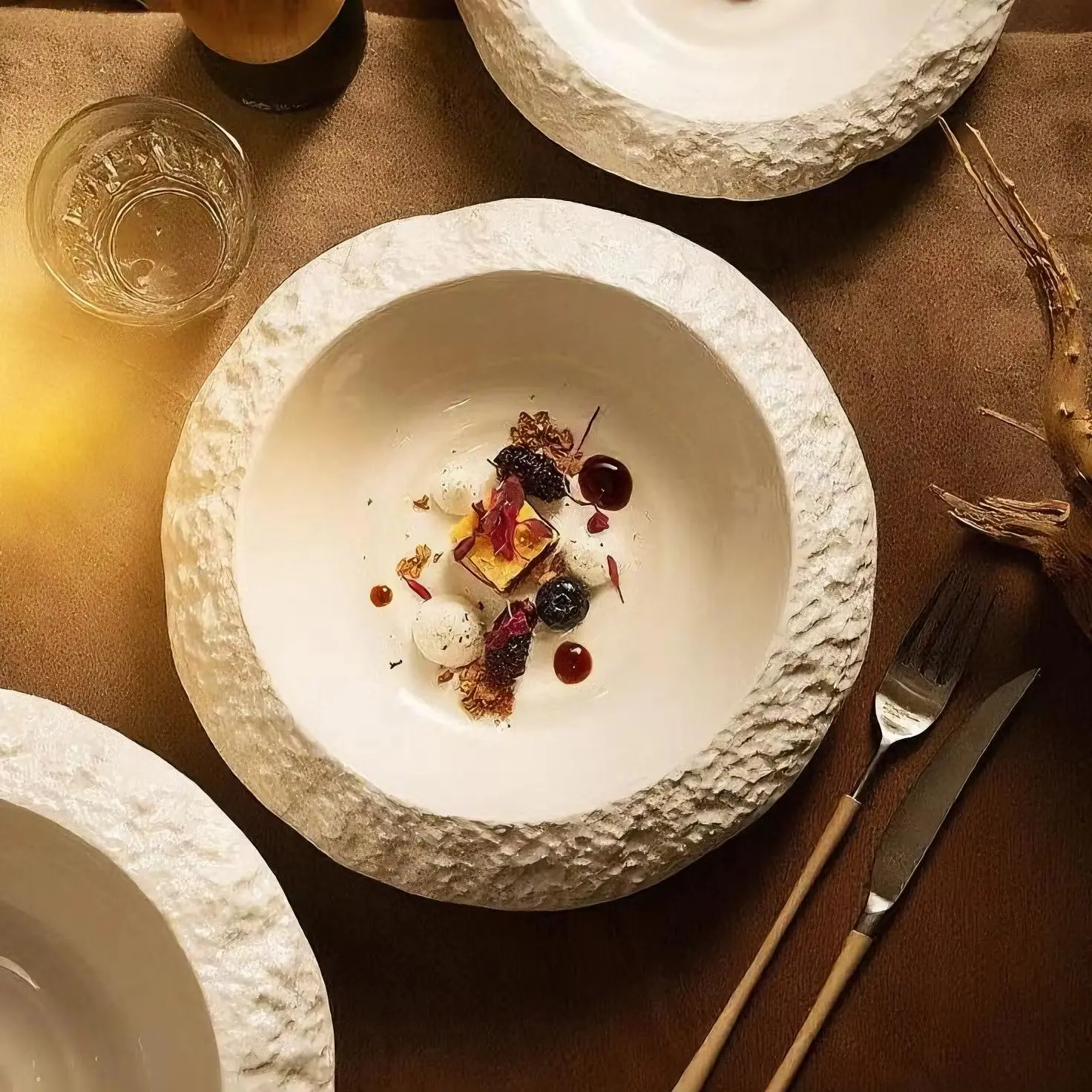 Керамические глубокие тарелки с каменным узором
Керамические глубокие тарелки с каменным узором