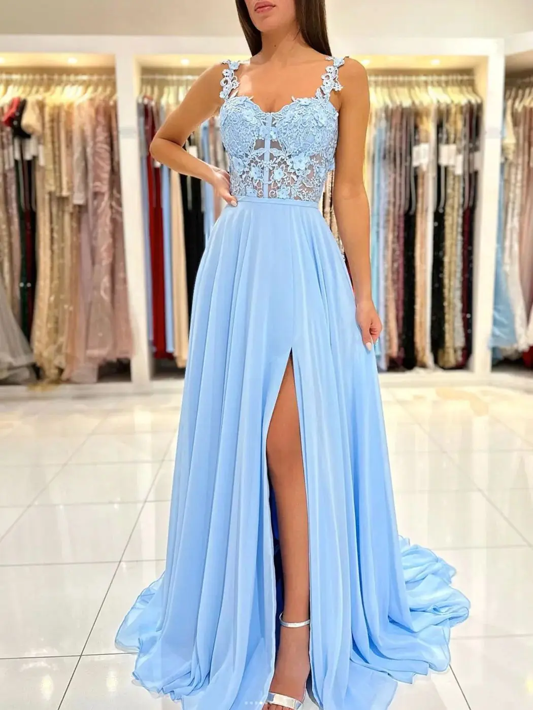 Spaghetti Strap Chiffon Bridesmaid Dresses With Slit Appliques Long A Line Elegant Prom Dress Women Wedding Outdoor Party Gown
Spaghetti Strap Chiffon Bridesmaid Dresses With Slit Appliques Long A Line Elegant Prom Dress Women Wedding Outdoor Party Gown