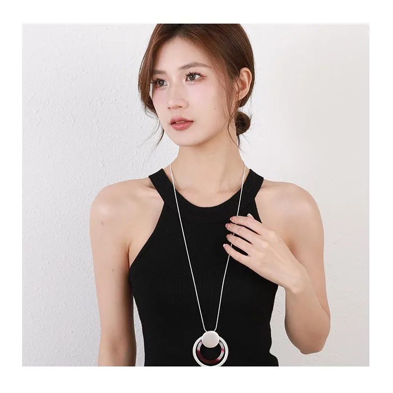 Long Sweater Chain Women's Fashion Versatile Geometric Round Simple Snake Bone Chain for New Necklaces
Long Sweater Chain Women's Fashion Versatile Geometric Round Simple Snake Bone Chain for New Necklaces