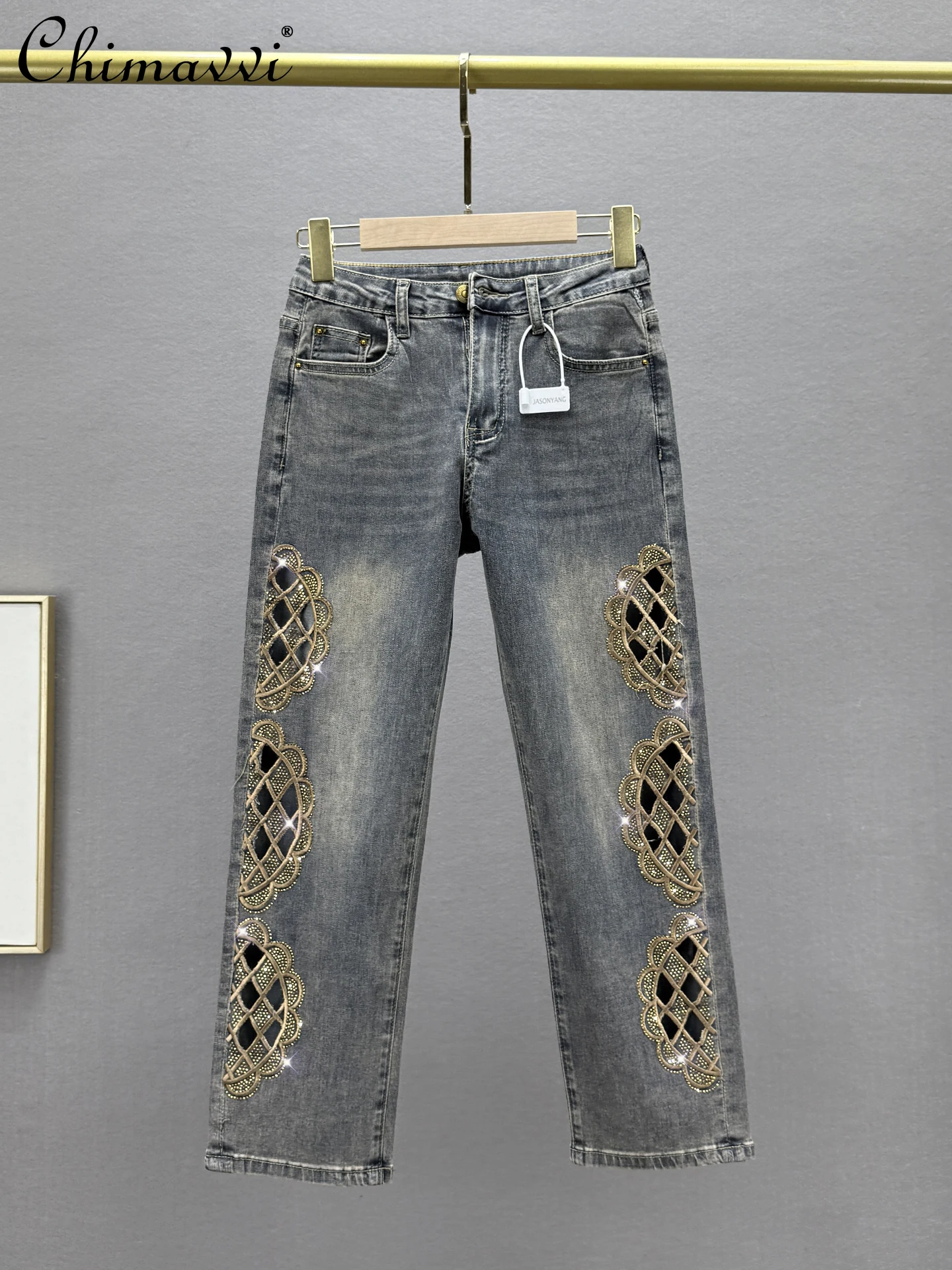 Retro Hot Diamond Denim Straight-leg Pants Women's 2025 Summer New Fashion High-waisted Hollow Embroidered Eight-point Pants
Retro Hot Diamond Denim Straight-leg Pants Women's 2025 Summer New Fashion High-waisted Hollow Embroidered Eight-point Pants