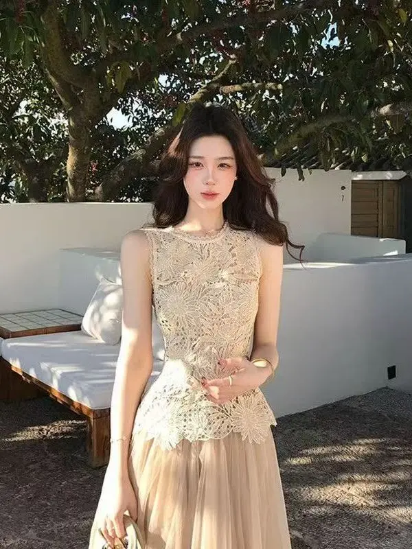 Elegant Hollow out Top And Skirt Set Summer Style Island Bright Fairy Tale Two Piece Suit Lightweight Maturity Wind Dress
Elegant Hollow out Top And Skirt Set Summer Style Island Bright Fairy Tale Two Piece Suit Lightweight Maturity Wind Dress