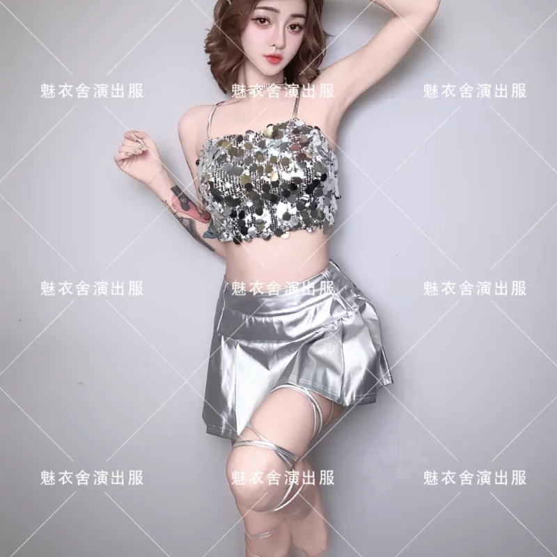 Bar Performance Costume Ds Leading Dance Girl Group DJ Nightclub Jazz dance Silver Pleated Skirt Set
Bar Performance Costume Ds Leading Dance Girl Group DJ Nightclub Jazz dance Silver Pleated Skirt Set
