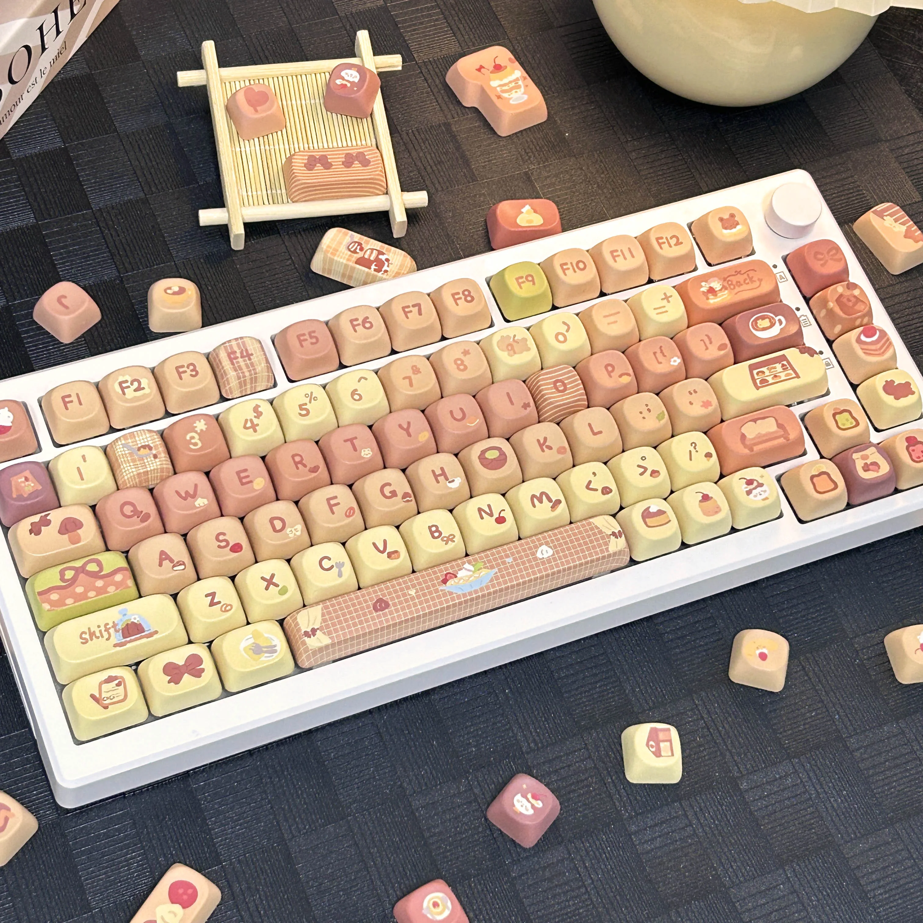 Coco Sweet Keycap Pbt Moa очень теплый коричневый желтый милый для Aula F75 механические колпачки для клавиш
Coco Sweet Keycap Pbt Moa очень теплый коричневый желтый милый для Aula F75 механические колпачки для клавиш