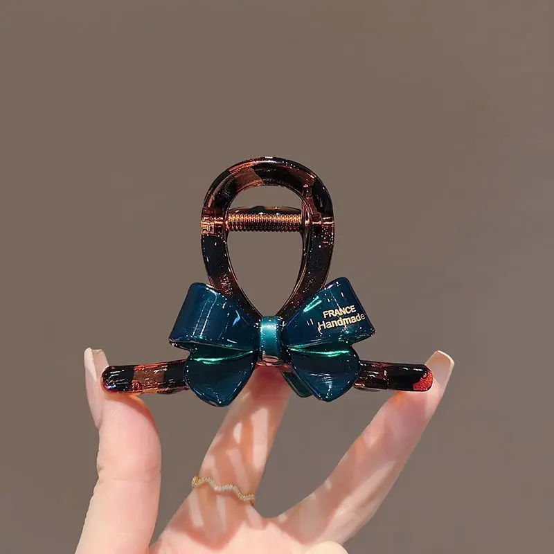 1pc Korean Contrasting Bow Medium Shark Clip Fashionable Hot Stamping Letters Half Tied Hair Clip Hair Claw Clip
1pc Korean Contrasting Bow Medium Shark Clip Fashionable Hot Stamping Letters Half Tied Hair Clip Hair Claw Clip