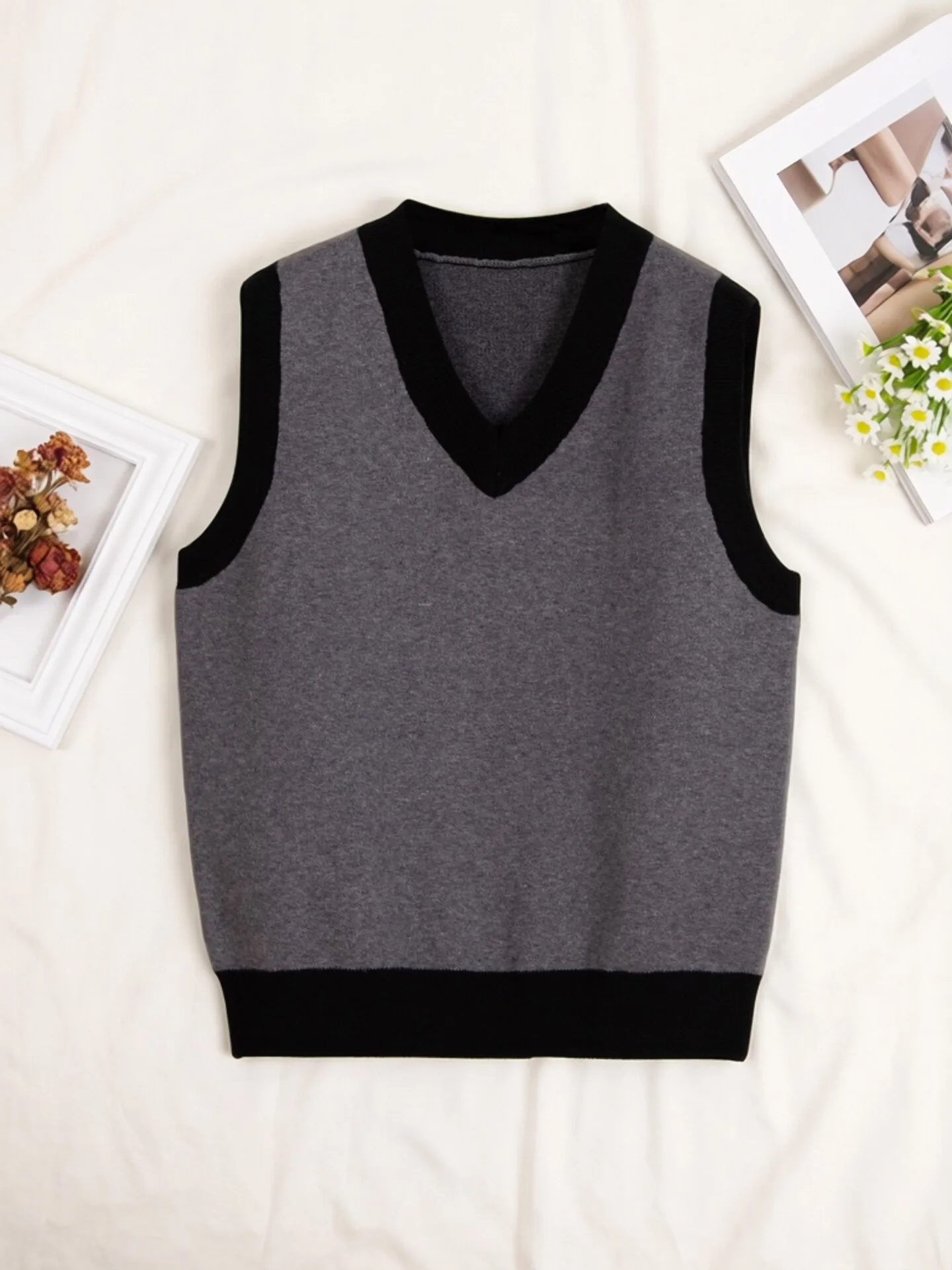 Aesthetic Sweater Pullover Women Sweaters Women's Vest Clothing Blouse Preppy Style Tops Warm Korean Padded Woman Female Knitted
Aesthetic Sweater Pullover Women Sweaters Women's Vest Clothing Blouse Preppy Style Tops Warm Korean Padded Woman Female Knitted