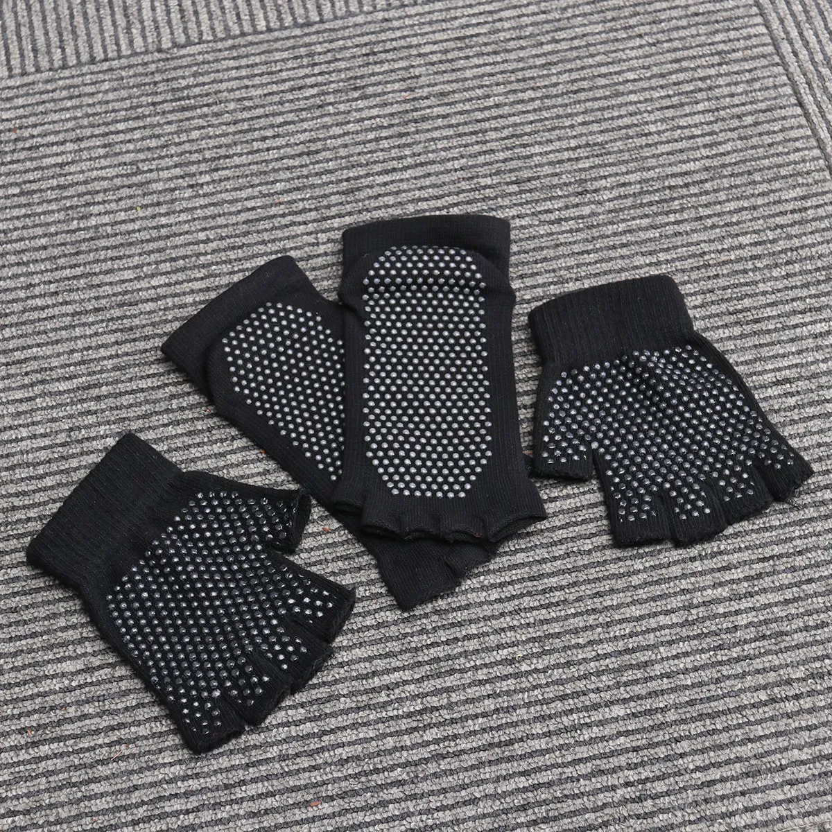 Women Yoga Socks Five Fingers Black Free Size Non-Slip Silicone Dots Half Finger Gloves Sports Fitness Cotton Knit Elastic
Women Yoga Socks Five Fingers Black Free Size Non-Slip Silicone Dots Half Finger Gloves Sports Fitness Cotton Knit Elastic
