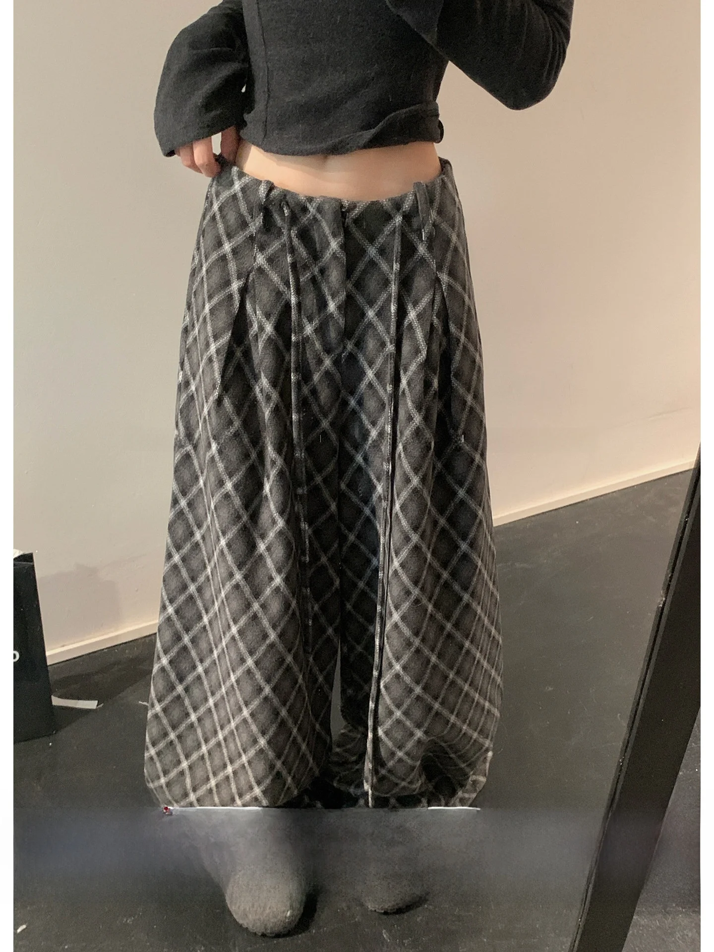 Женские повседневные брюки Lili Miss: американские широкие брюки в полоску с низкой талией, в клетку, с цветовыми блоками
Женские повседневные брюки Lili Miss: американские широкие брюки в полоску с низкой талией, в клетку, с цветовыми блоками