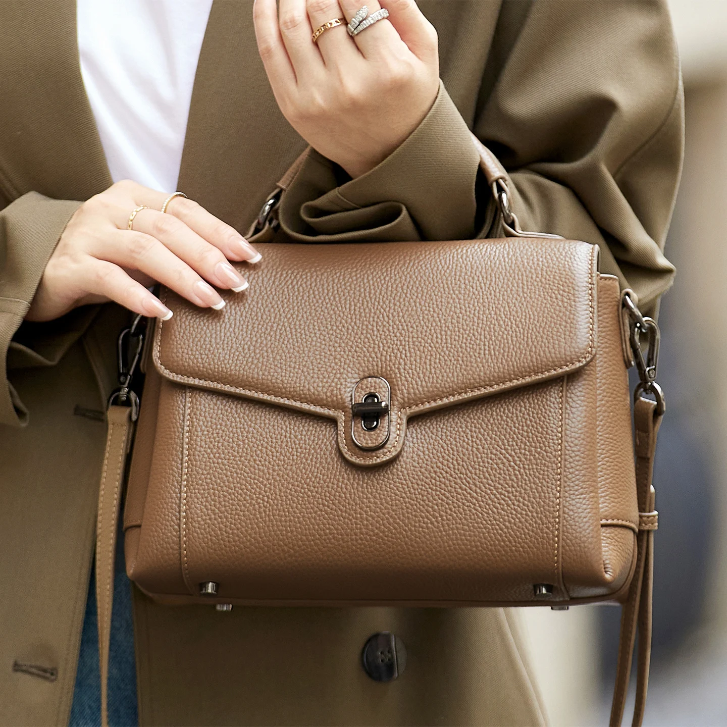 Handcraft New Real Leather Bag Embossed Hot Color Genuine Leather Handbag Shoulder Bags Women Flap Female Fashion 2025#YC681
Handcraft New Real Leather Bag Embossed Hot Color Genuine Leather Handbag Shoulder Bags Women Flap Female Fashion 2025#YC681