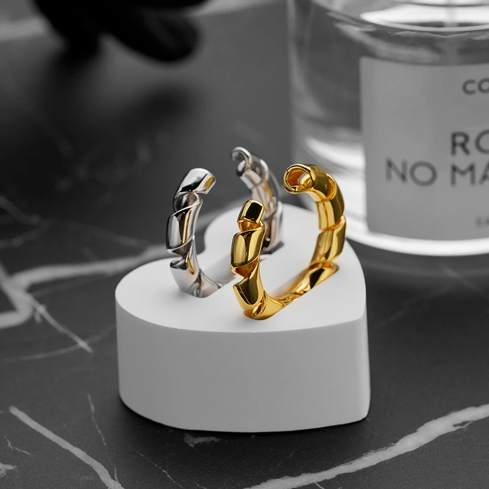 ENFASHION Anillos Mujer Screw Hollow Open Ring For Women Stainless steel 18K Plated Gold Fashion Cocktail Party Jewelry R244457
ENFASHION Anillos Mujer Screw Hollow Open Ring For Women Stainless steel 18K Plated Gold Fashion Cocktail Party Jewelry R244457