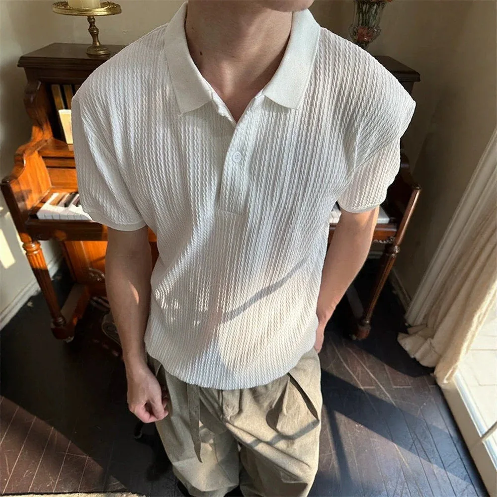 2026 Summer Henley Collar Short-sleeved T-shirt for Men Cleanfit Retro Polo Shirt American Shoulder Top for Women
2026 Summer Henley Collar Short-sleeved T-shirt for Men Cleanfit Retro Polo Shirt American Shoulder Top for Women