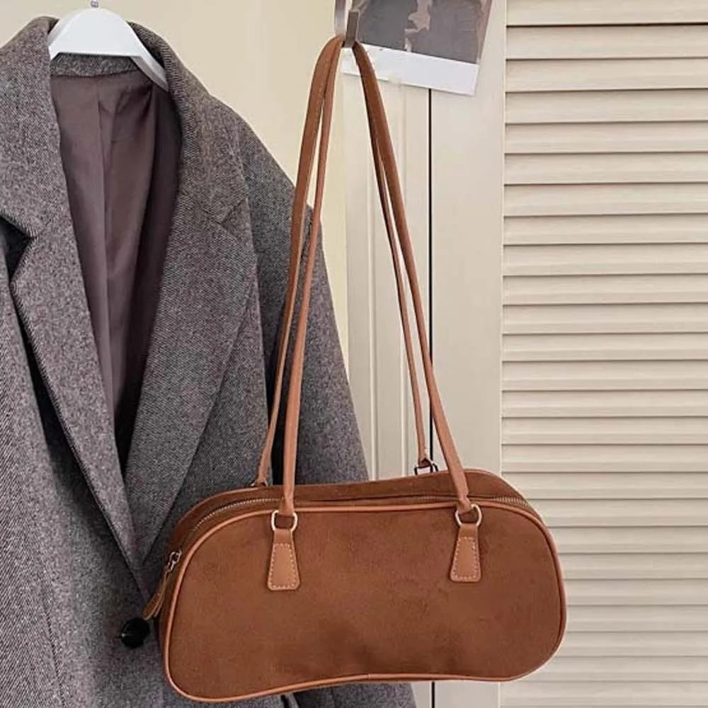 Solid Color French Stick Underarm Bags Large Capacity Anti-splash Water Deer Skin Velvet Handbag Vintage Texture
Solid Color French Stick Underarm Bags Large Capacity Anti-splash Water Deer Skin Velvet Handbag Vintage Texture