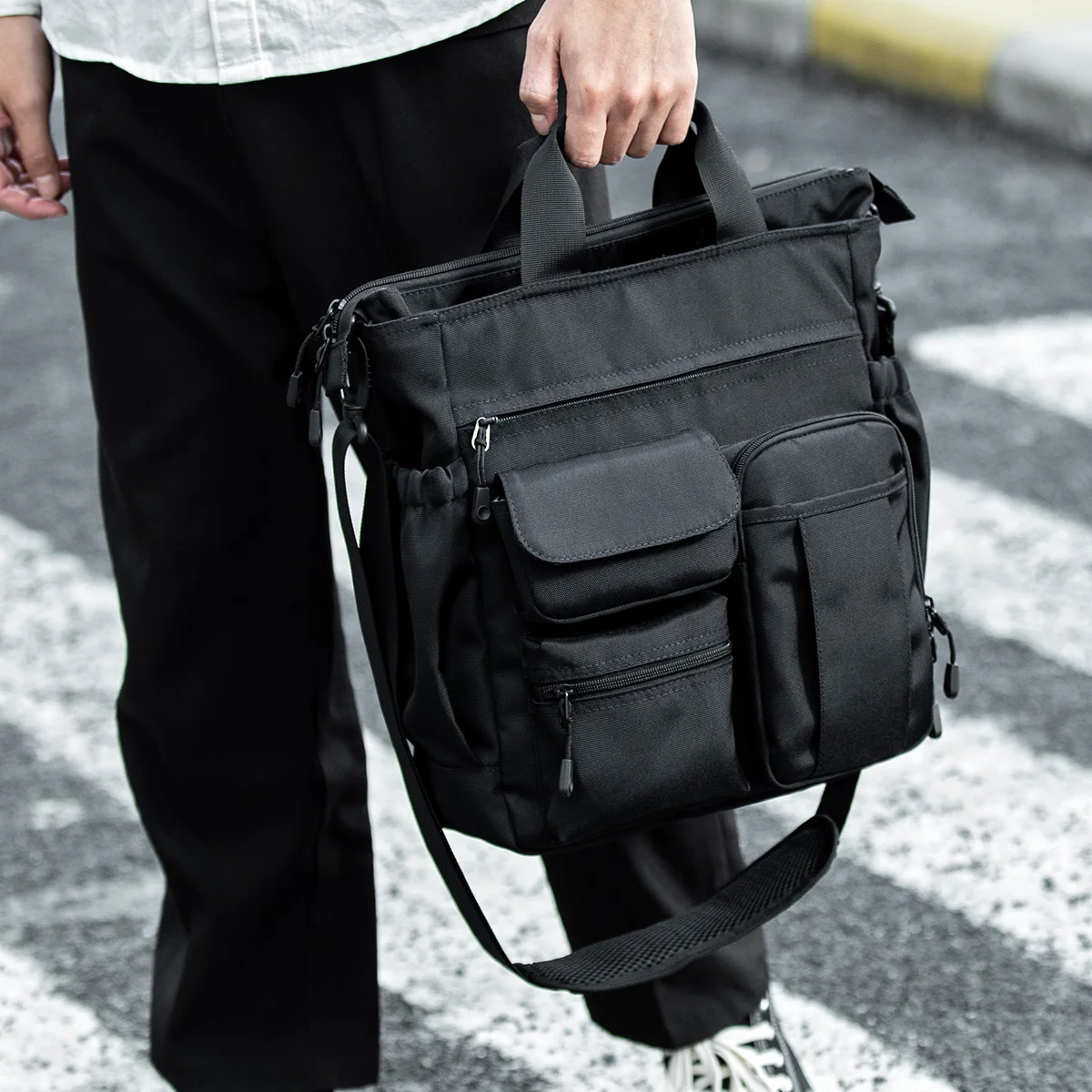 MOYYI сумка-мессенджер мужская сумка на плечо 15,6-дюймовая сумка для ноутбука водонепроницаемая деловая дорожная рабочая портфель противоугонная сумка с несколькими карманами
MOYYI сумка-мессенджер мужская сумка на плечо 15,6-дюймовая сумка для ноутбука водонепроницаемая деловая дорожная рабочая портфель противоугонная сумка с несколькими карманами