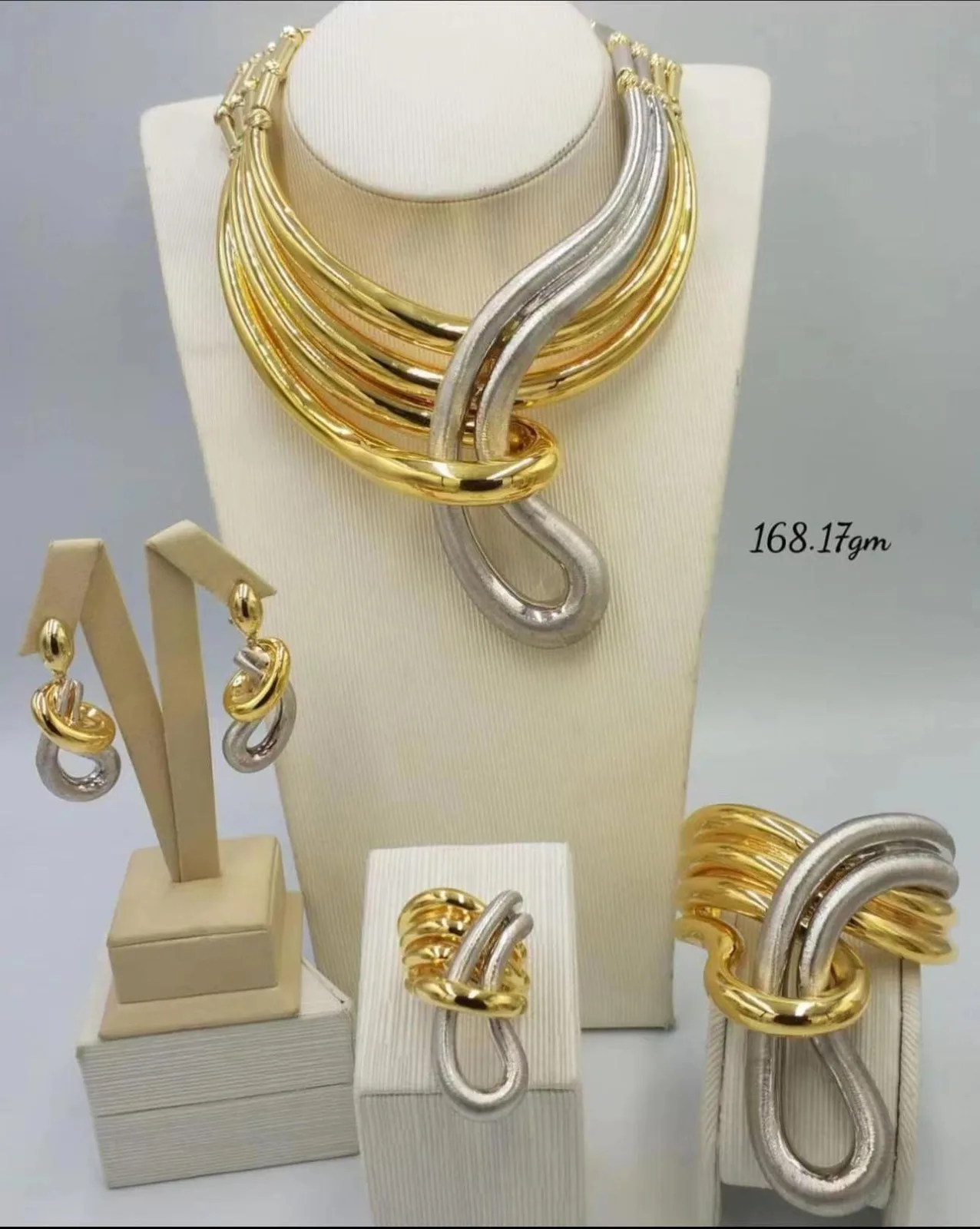 Luxury unique two tone Brazilian Jewelry personality llaveros Collar Pulseras pin Pendient tentacles Anillo Christmas 4PC Set
Luxury unique two tone Brazilian Jewelry personality llaveros Collar Pulseras pin Pendient tentacles Anillo Christmas 4PC Set