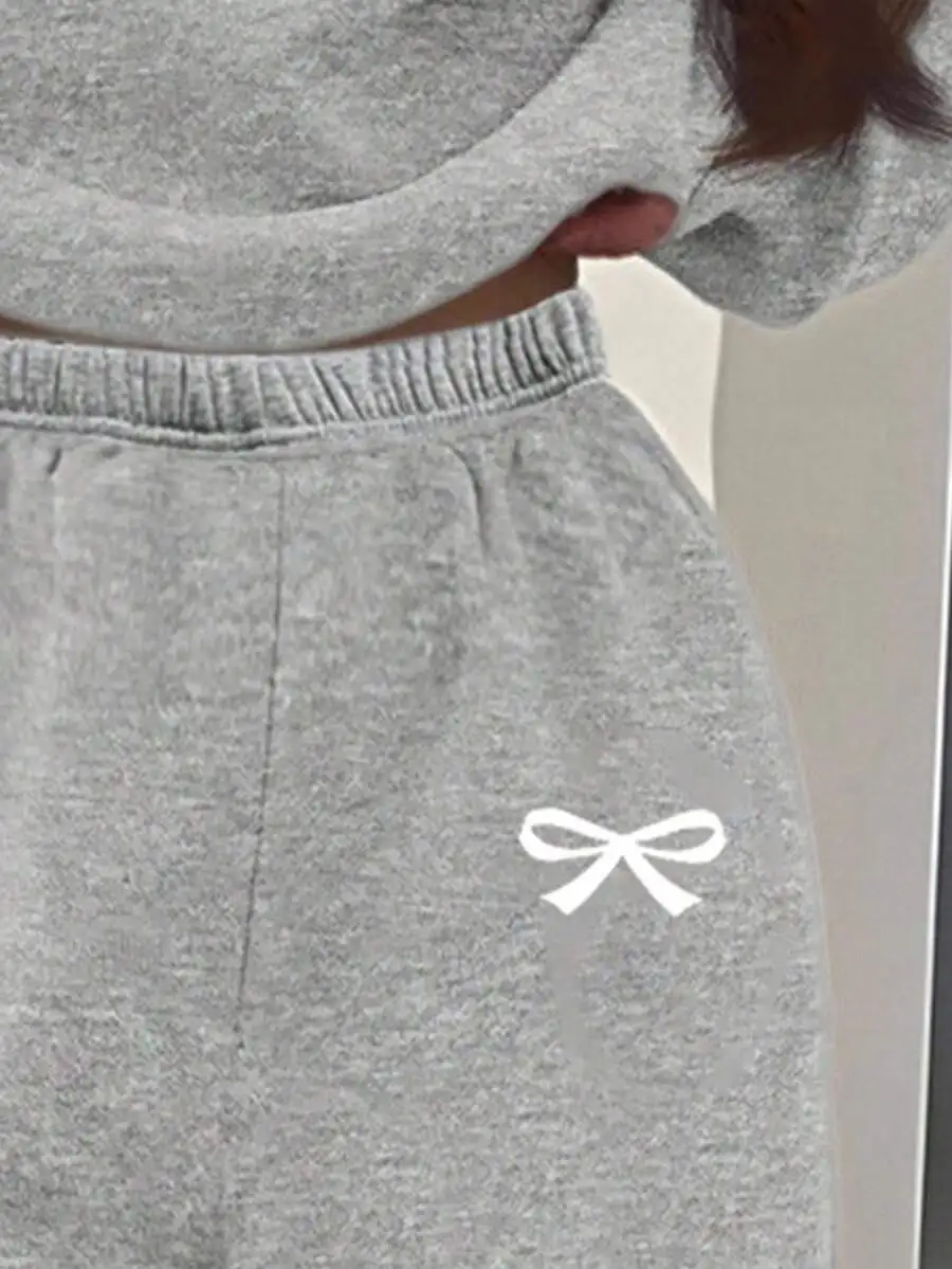 2pcs Set Casual Minimalist Bow Graphic Crew Neck Long Sleeve Thick Sweatshirt And Pants For Autumn Winter
2pcs Set Casual Minimalist Bow Graphic Crew Neck Long Sleeve Thick Sweatshirt And Pants For Autumn Winter