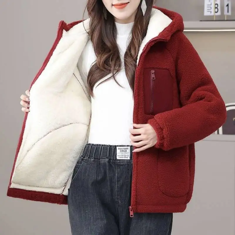 Jacket Women's Hooded Cotton-padded Coat Velvet Loose Autumn Winter Middle Aged Mother Parkas Female Outerwear
Jacket Women's Hooded Cotton-padded Coat Velvet Loose Autumn Winter Middle Aged Mother Parkas Female Outerwear
