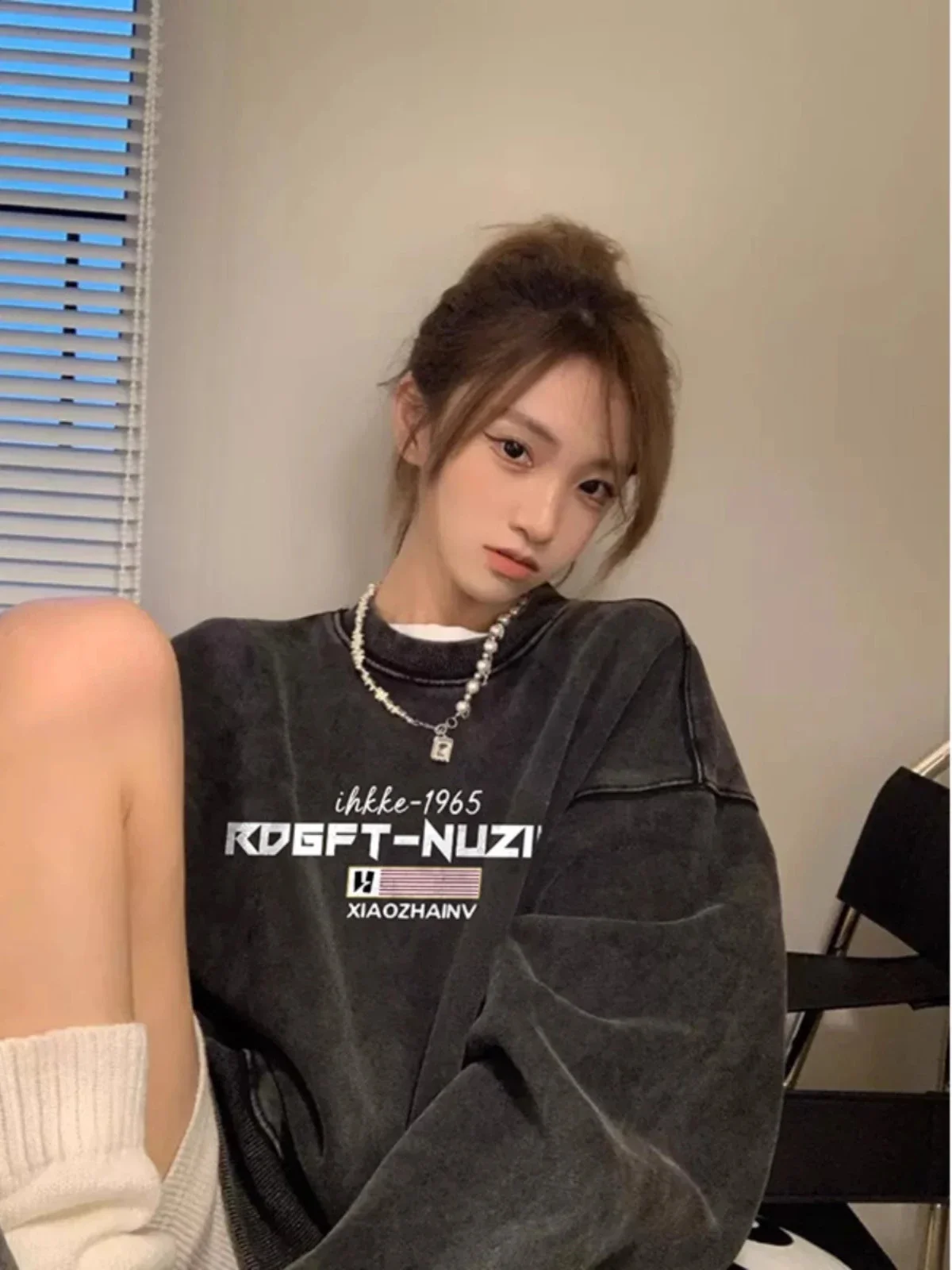 Brand Letter Print round Neck Pullover Long sleeve Hoodie Women American Sle Autumn and Winter New High Street Fashion
Brand Letter Print round Neck Pullover Long sleeve Hoodie Women American Sle Autumn and Winter New High Street Fashion