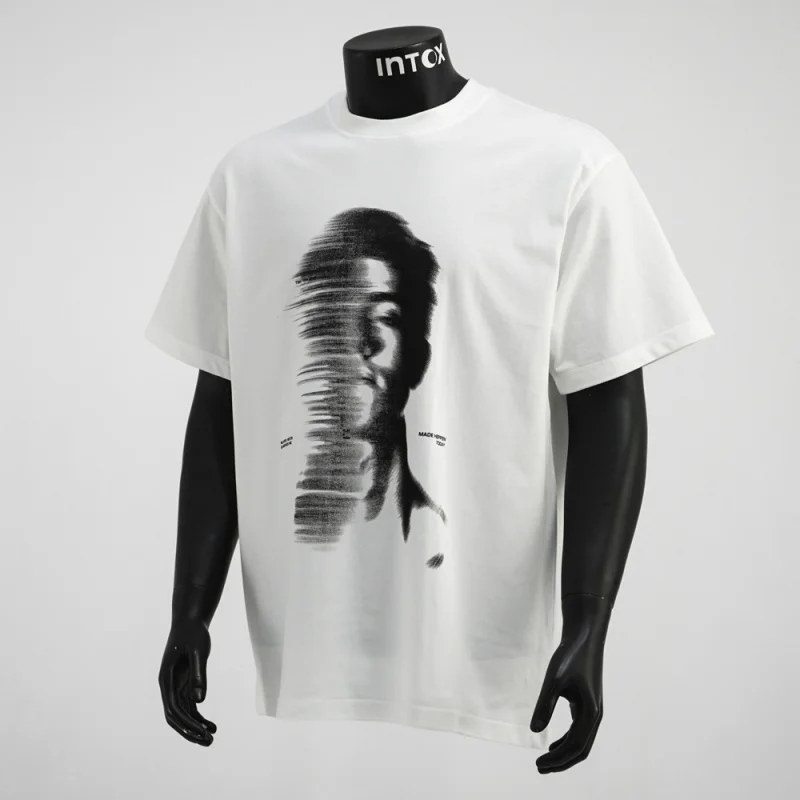Fashionable design retro blurred face printed short sleeved T-shirt for men and women, Korean version ins couple top
Fashionable design retro blurred face printed short sleeved T-shirt for men and women, Korean version ins couple top