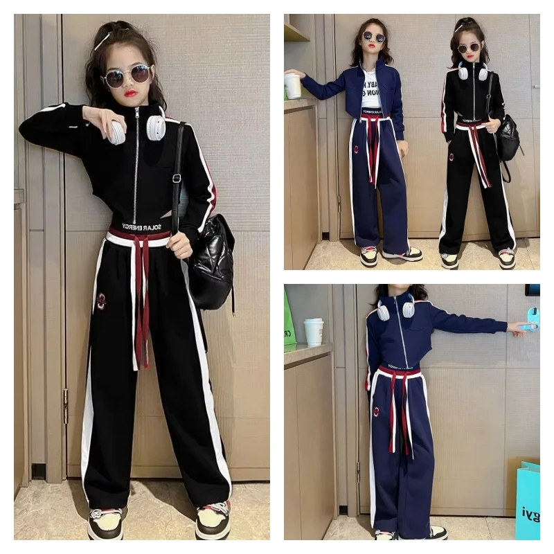 Лидер продаж, модный спортивный костюм для девочек, комплект со штанами, студенческий весенне-осенний повседневный топ на молнии, длинные штаны, комплект из 2 предметов, детская одежда
Лидер продаж, модный спортивный костюм для девочек, комплект со штанами, студенческий весенне-осенний повседневный топ на молнии, длинные штаны, комплект из 2 предметов, детская одежда