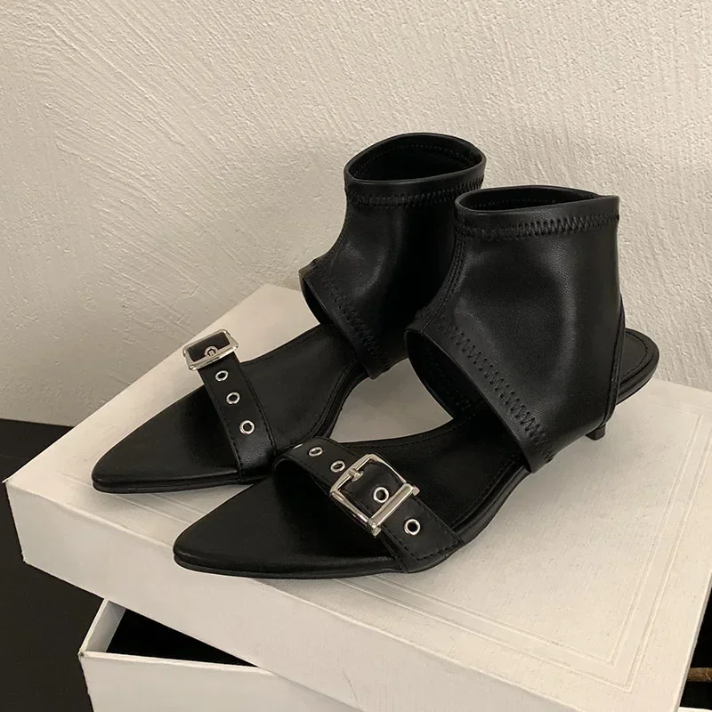 Fashion Pointed Toe Metal Buckle Brand Modern Boots Women Sexy Open Toe Kitten Heel Design Summer Boots Elegant Women Ankle Boot
Fashion Pointed Toe Metal Buckle Brand Modern Boots Women Sexy Open Toe Kitten Heel Design Summer Boots Elegant Women Ankle Boot