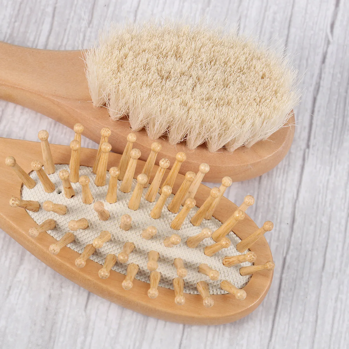 2Pcs Wood Hair Wash Bathing Tool Soft Wool Brush Wood Comb Hair Cleaning Scalp Massage Comfortable
2Pcs Wood Hair Wash Bathing Tool Soft Wool Brush Wood Comb Hair Cleaning Scalp Massage Comfortable