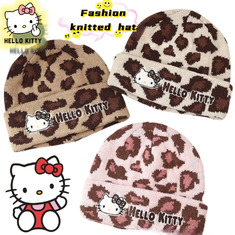 Sanrio Hello Kitty, модная и стильная вязаная шапка, повседневная и универсальная шапка из мягкой пряжи, дорожные аксессуары для одежды, подарки 
Sanrio Hello Kitty, модная и стильная вязаная шапка, повседневная и универсальная шапка из мягкой пряжи, дорожные аксессуары для одежды, подарки