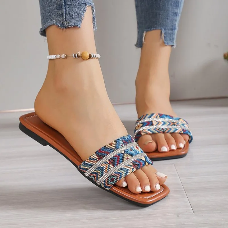 Women Boho Slide Sandals Ethnic Print Flat Casual Shoes Comfortable for Streetwear Daily Wear Summer Outdoor Activities 2026 New
Women Boho Slide Sandals Ethnic Print Flat Casual Shoes Comfortable for Streetwear Daily Wear Summer Outdoor Activities 2026 New