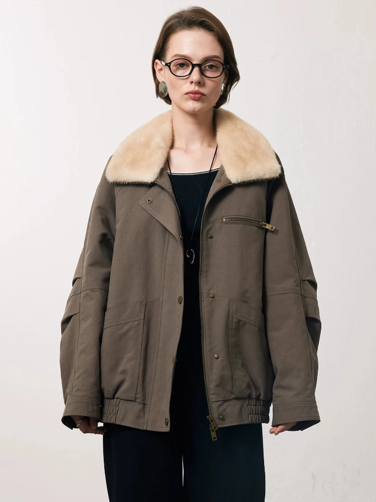 Natural Mink Fur Collar Goose Down Jackets for Women 2026 New High-end Simple Vintage Loose Warm Winter Down Coat
Natural Mink Fur Collar Goose Down Jackets for Women 2026 New High-end Simple Vintage Loose Warm Winter Down Coat