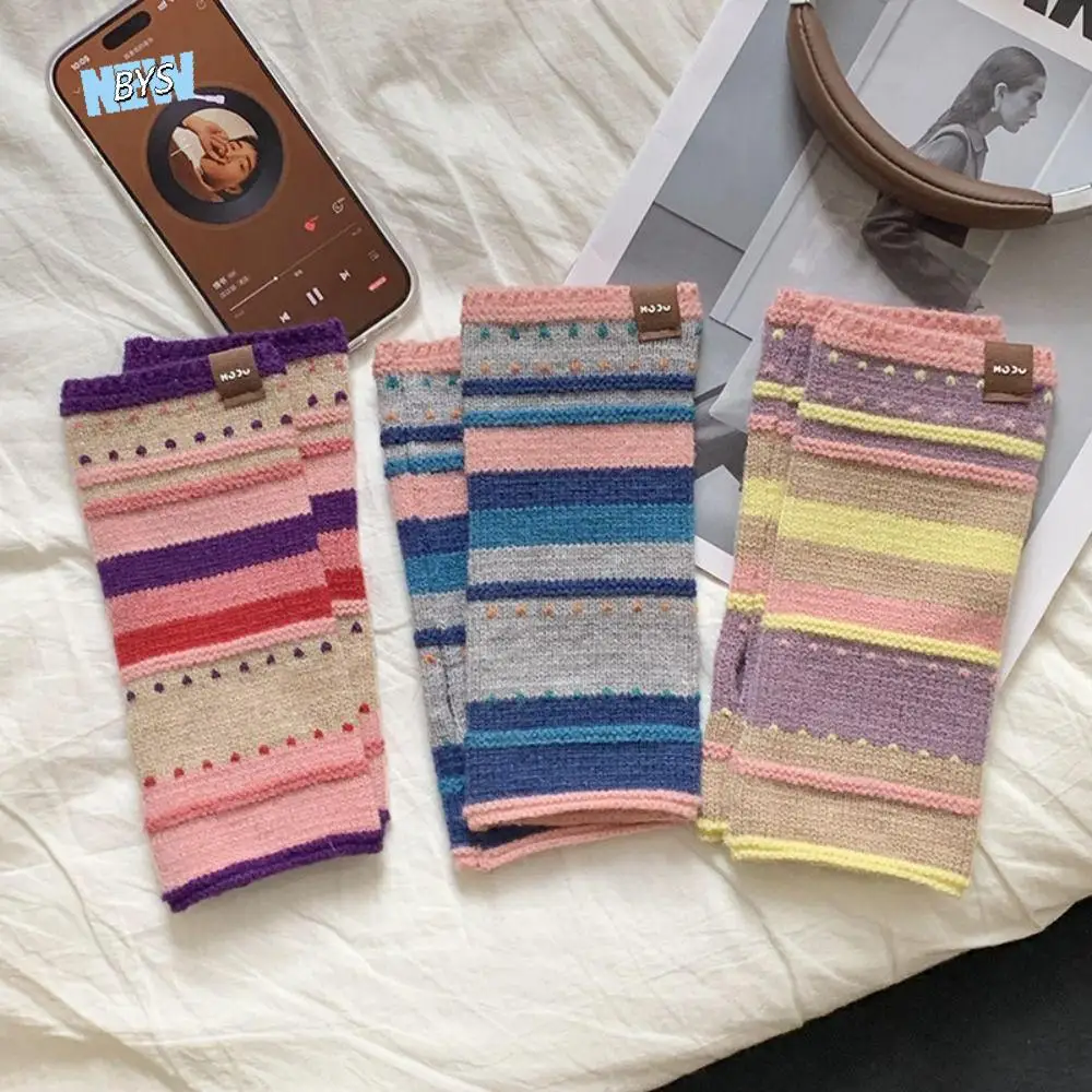 Lovely Touch Screen Rainbow Stripe Knitted Gloves Printed Warm Winter Velvet Gloves Windproof Pink Women Mittens Male
Lovely Touch Screen Rainbow Stripe Knitted Gloves Printed Warm Winter Velvet Gloves Windproof Pink Women Mittens Male