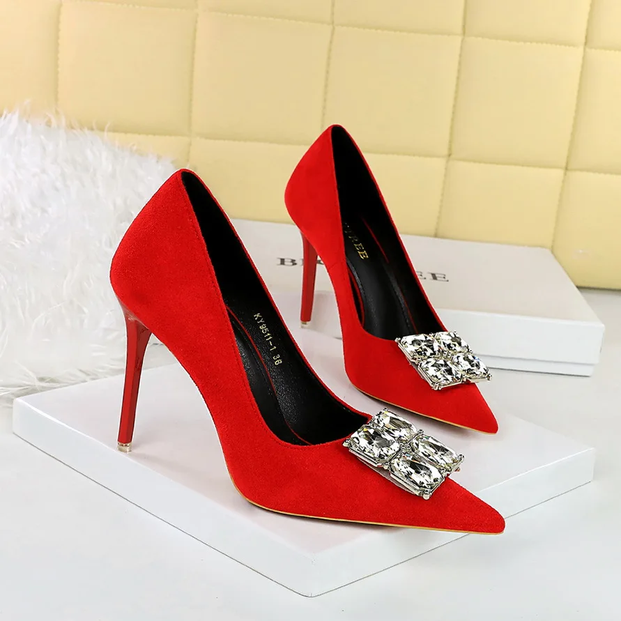 BIGTREE украшения со стразами, платье для выпускного вечера на высоком каблуке, женские туфли-лодочки на шпильке 10 см, модные туфли на высоком каблуке из флока, размер 43
BIGTREE украшения со стразами, платье для выпускного вечера на высоком каблуке, женские туфли-лодочки на шпильке 10 см, модные туфли на высоком каблуке из флока, размер 43