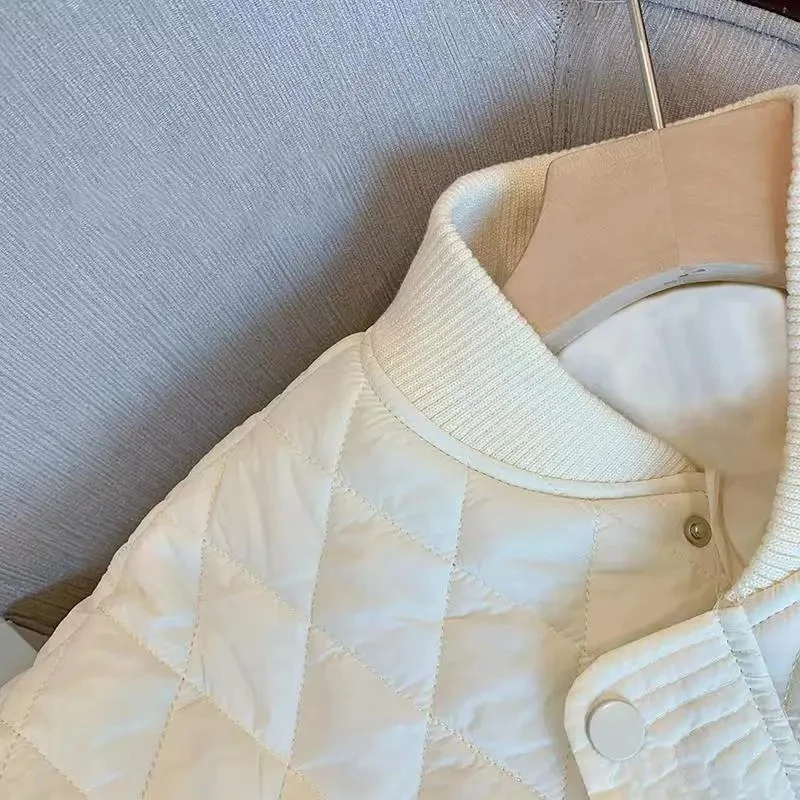 Осенне-зимняя короткая хлопковая куртка 202, женская бейсбольная куртка с ромбовидной сеткой, женская однотонная повседневная верхняя одежда, топ
Осенне-зимняя короткая хлопковая куртка 202, женская бейсбольная куртка с ромбовидной сеткой, женская однотонная повседневная верхняя одежда, топ