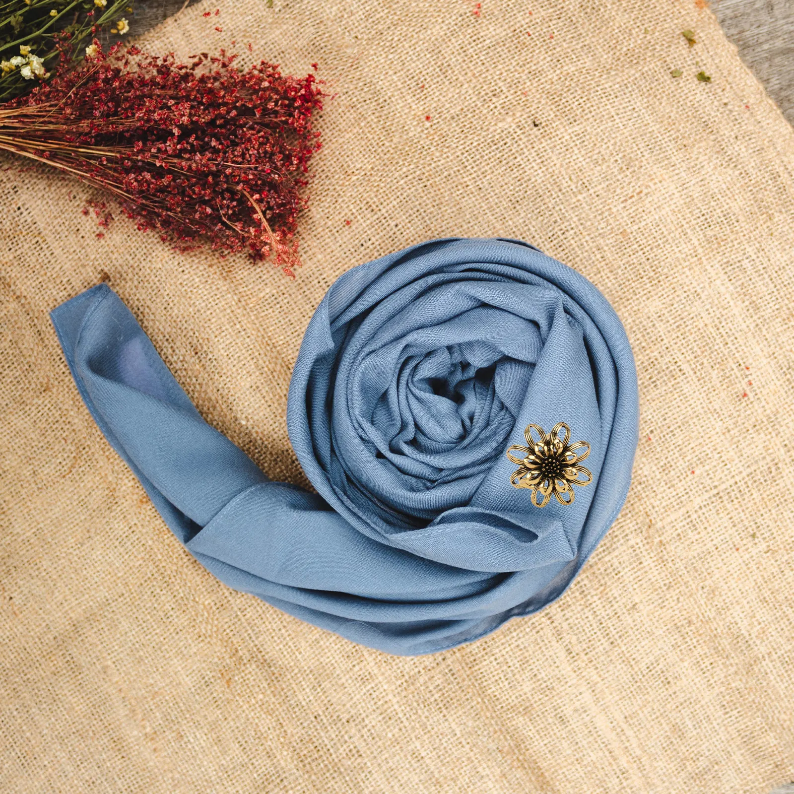 Elegant Vintage Golden Scarf Clip for Women 3-Ring Flower Shape Shawl Ring Approx 39x39cm Wedding Party Prom Gift
Elegant Vintage Golden Scarf Clip for Women 3-Ring Flower Shape Shawl Ring Approx 39x39cm Wedding Party Prom Gift