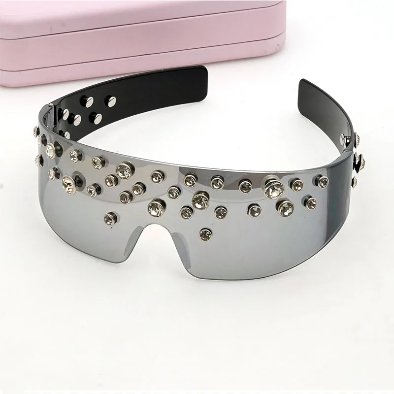 New Y2k Oversized One-piece Rhinestone Rivet Sunglasses Men Women Edgy Futuristic Style Cool Bling Sun Shades For Party Eyewears
New Y2k Oversized One-piece Rhinestone Rivet Sunglasses Men Women Edgy Futuristic Style Cool Bling Sun Shades For Party Eyewears