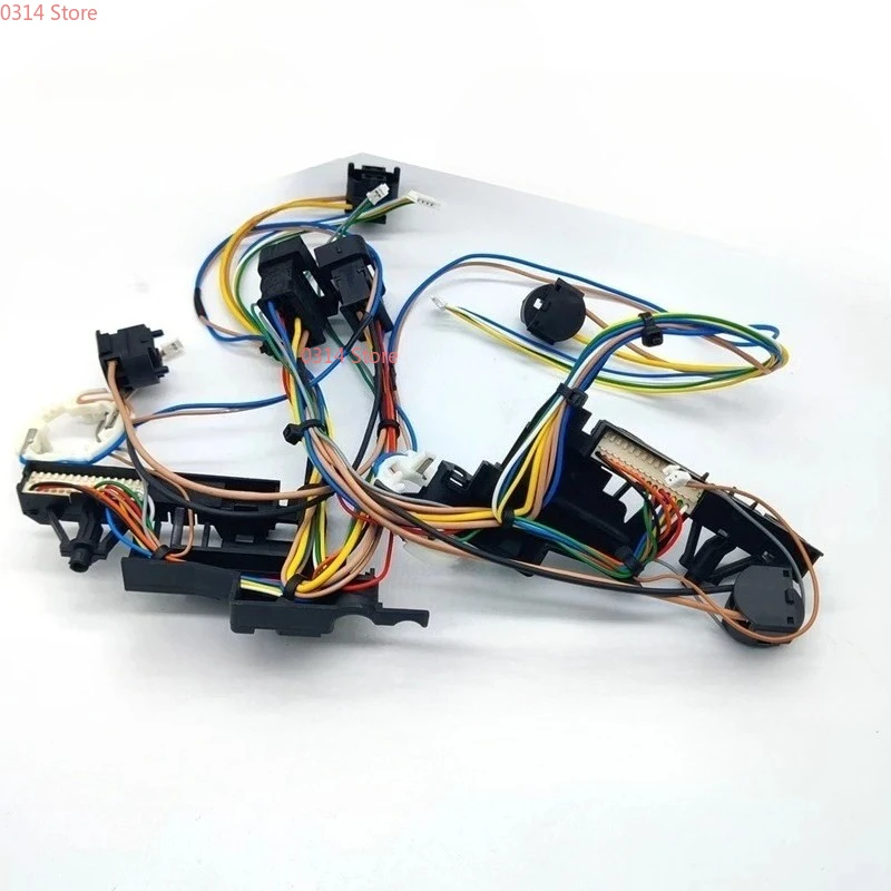 For 2010-2013 BMW 5 Series F10 F11 F18 low-end xenon headlight internal wiring harness wiring harness plug assembly
For 2010-2013 BMW 5 Series F10 F11 F18 low-end xenon headlight internal wiring harness wiring harness plug assembly