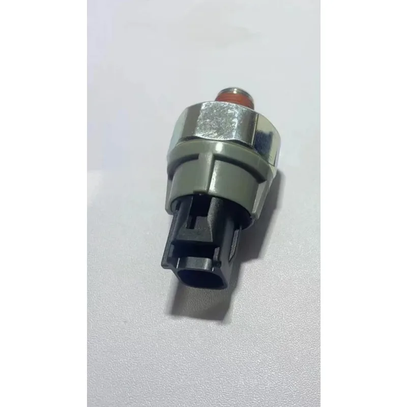 LJ479QE2-3810010AA for Changan KuayueX5 KuayuezheD5 Liuji 1.8 Engine Oil Sensor Pressure Alarm Brand New Genuine
LJ479QE2-3810010AA for Changan KuayueX5 KuayuezheD5 Liuji 1.8 Engine Oil Sensor Pressure Alarm Brand New Genuine