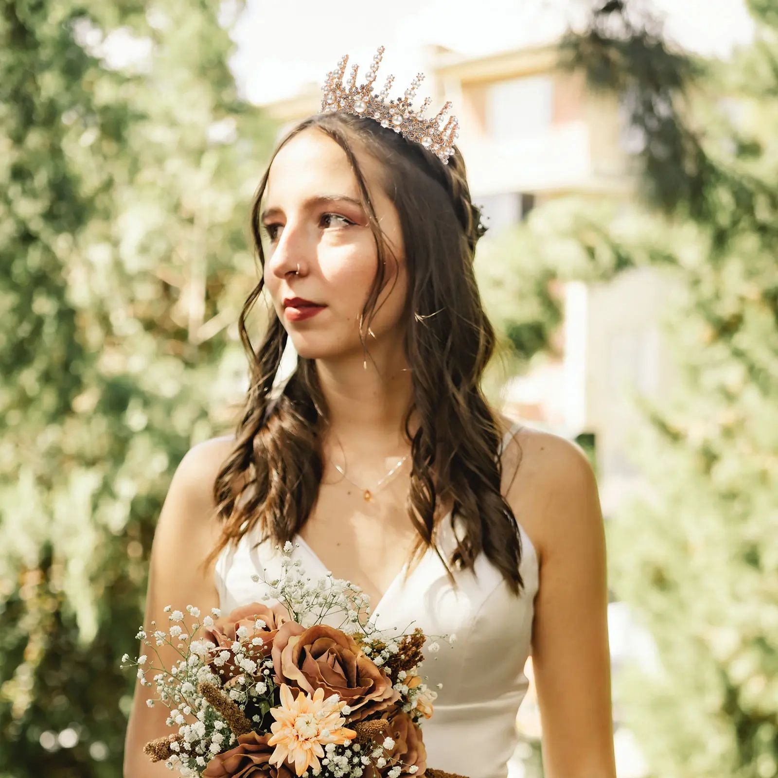 Handmade Pearl Crown Wedding Tiara for Brides Bridesmaids Prom Party Elegant Vintage Chic Headpiece with Delicate Craftsmanship
Handmade Pearl Crown Wedding Tiara for Brides Bridesmaids Prom Party Elegant Vintage Chic Headpiece with Delicate Craftsmanship