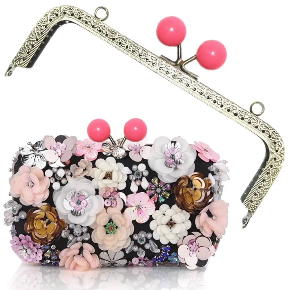 10PCS 20.5cm Candy Head Bag Kiss Clasp Handles Retro Cute Bead Metal Coining Pattern Purse Frame DIY Bag Sewing Accessories
10PCS 20.5cm Candy Head Bag Kiss Clasp Handles Retro Cute Bead Metal Coining Pattern Purse Frame DIY Bag Sewing Accessories