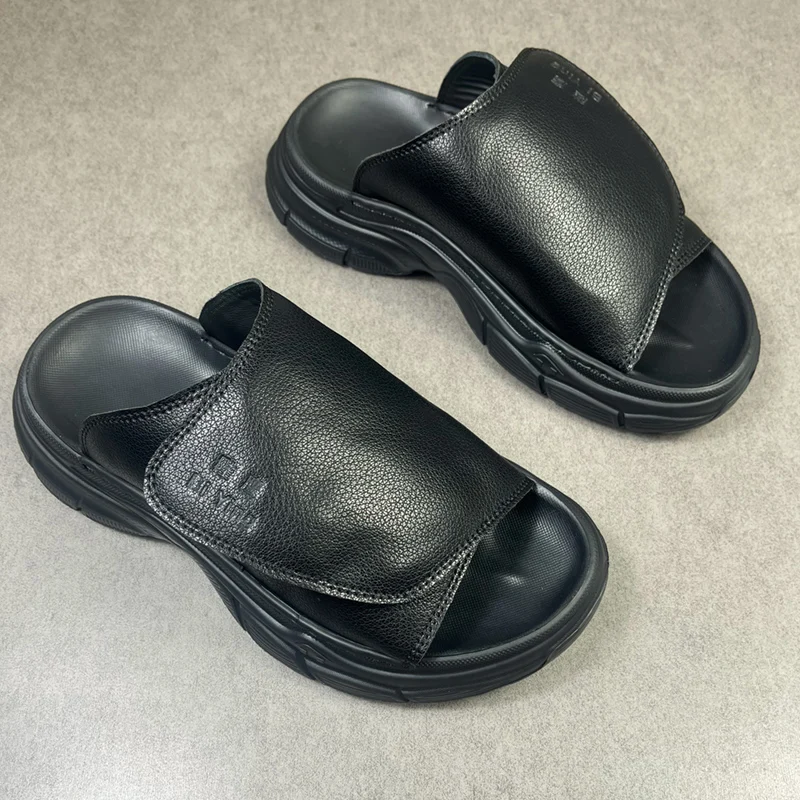 Мужские уличные тапочки, летние модные пляжные туфли, слипоны-лоферы, повседневные спортивные черные сандалии на мягкой нескользящей подошве, трендовые мужские сандалии
Мужские уличные тапочки, летние модные пляжные туфли, слипоны-лоферы, повседневные спортивные черные сандалии на мягкой нескользящей подошве, трендовые мужские сандалии