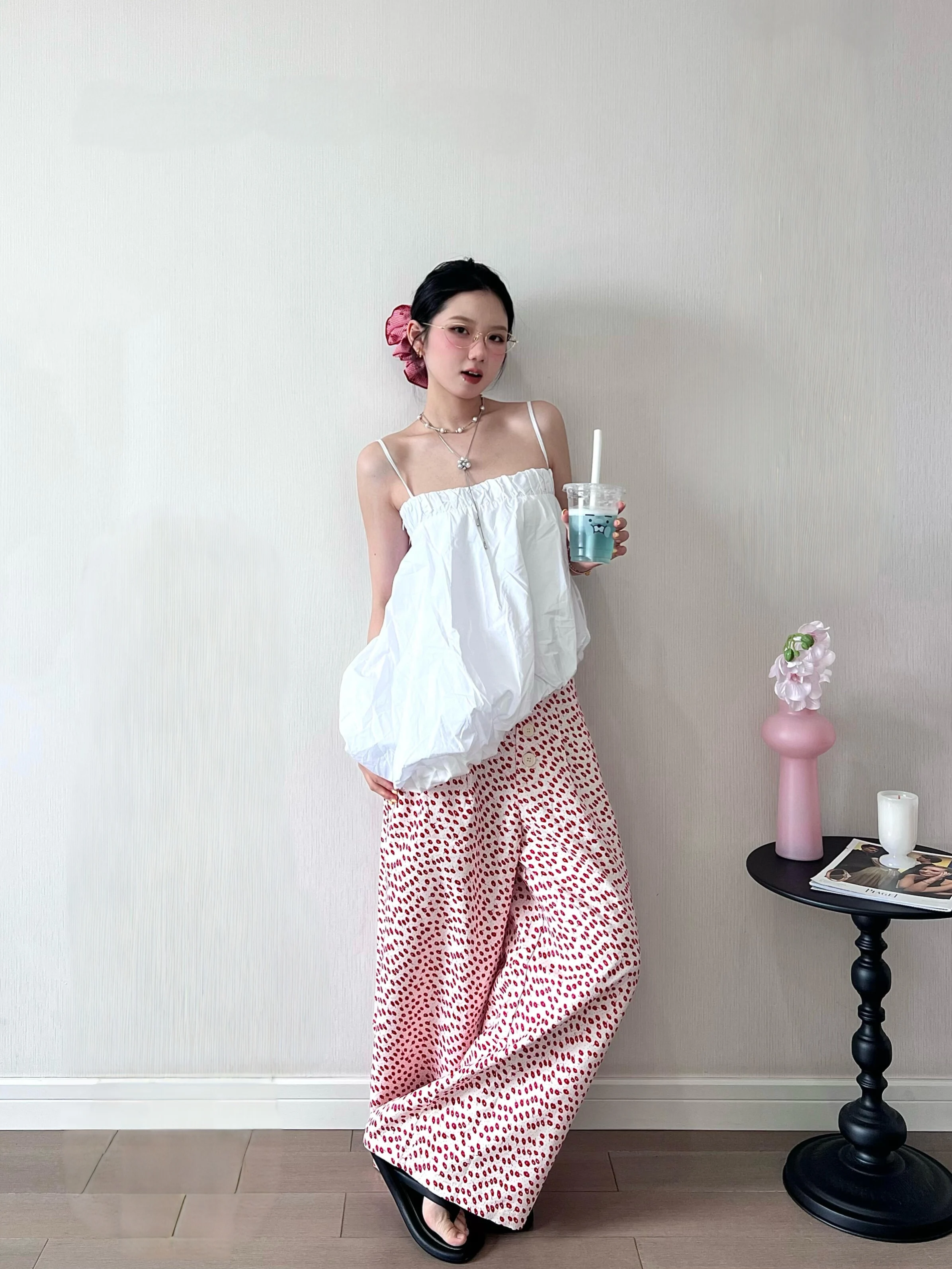 American Style Spicy Girl White Irregular Flower Bud Strap Women's Summer Elastic Wrap Chest Vest Floral Long Pants One Set
American Style Spicy Girl White Irregular Flower Bud Strap Women's Summer Elastic Wrap Chest Vest Floral Long Pants One Set