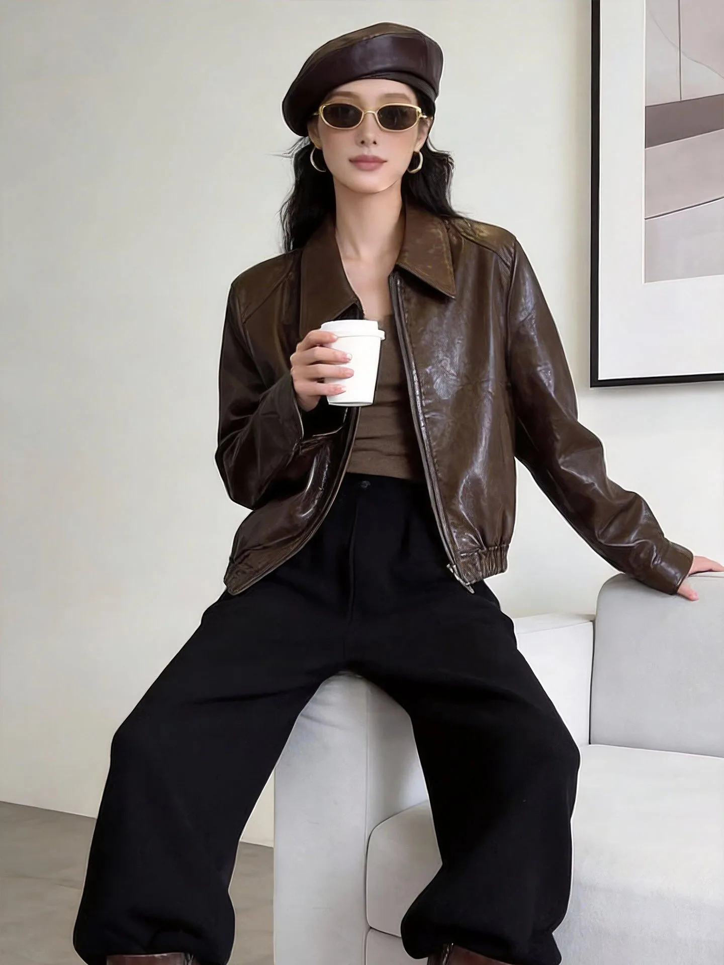 Женская коричневая кожаная куртка в стиле ретро, свободного кроя, с отложным воротником, весна 2026, маленький размер
Женская коричневая кожаная куртка в стиле ретро, свободного кроя, с отложным воротником, весна 2026, маленький размер