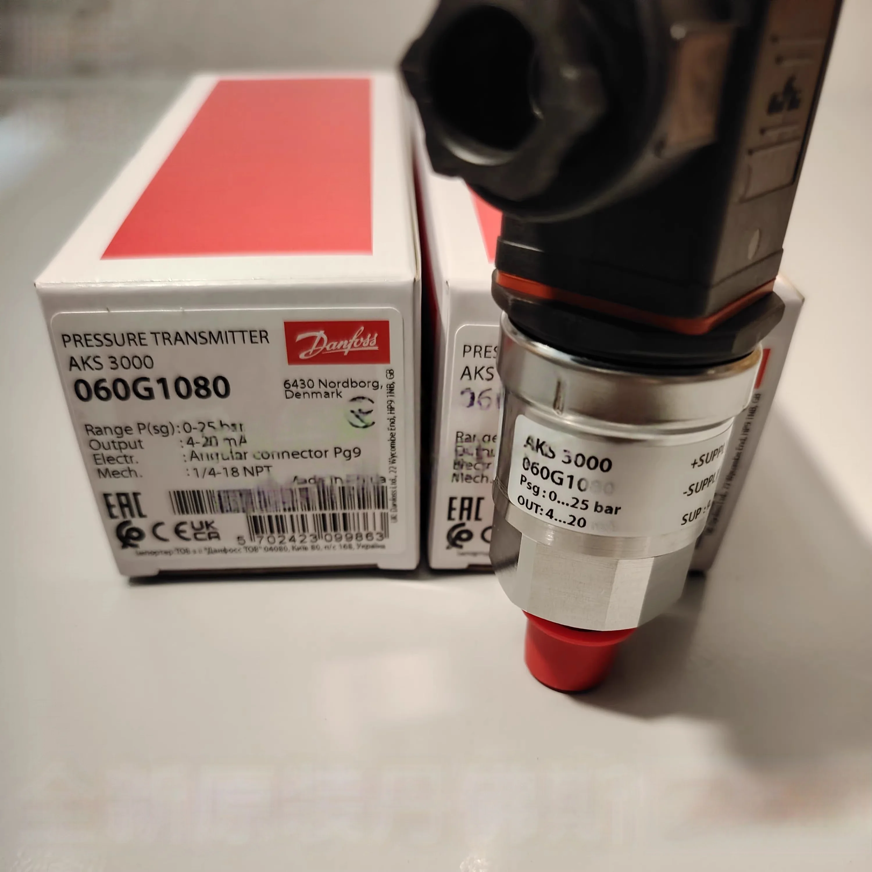 Новый датчик давления Danfoss AKS3000 (060G1066) (060G1080) (060G1081) (060G1083) (060G1052)
Новый датчик давления Danfoss AKS3000 (060G1066) (060G1080) (060G1081) (060G1083) (060G1052)