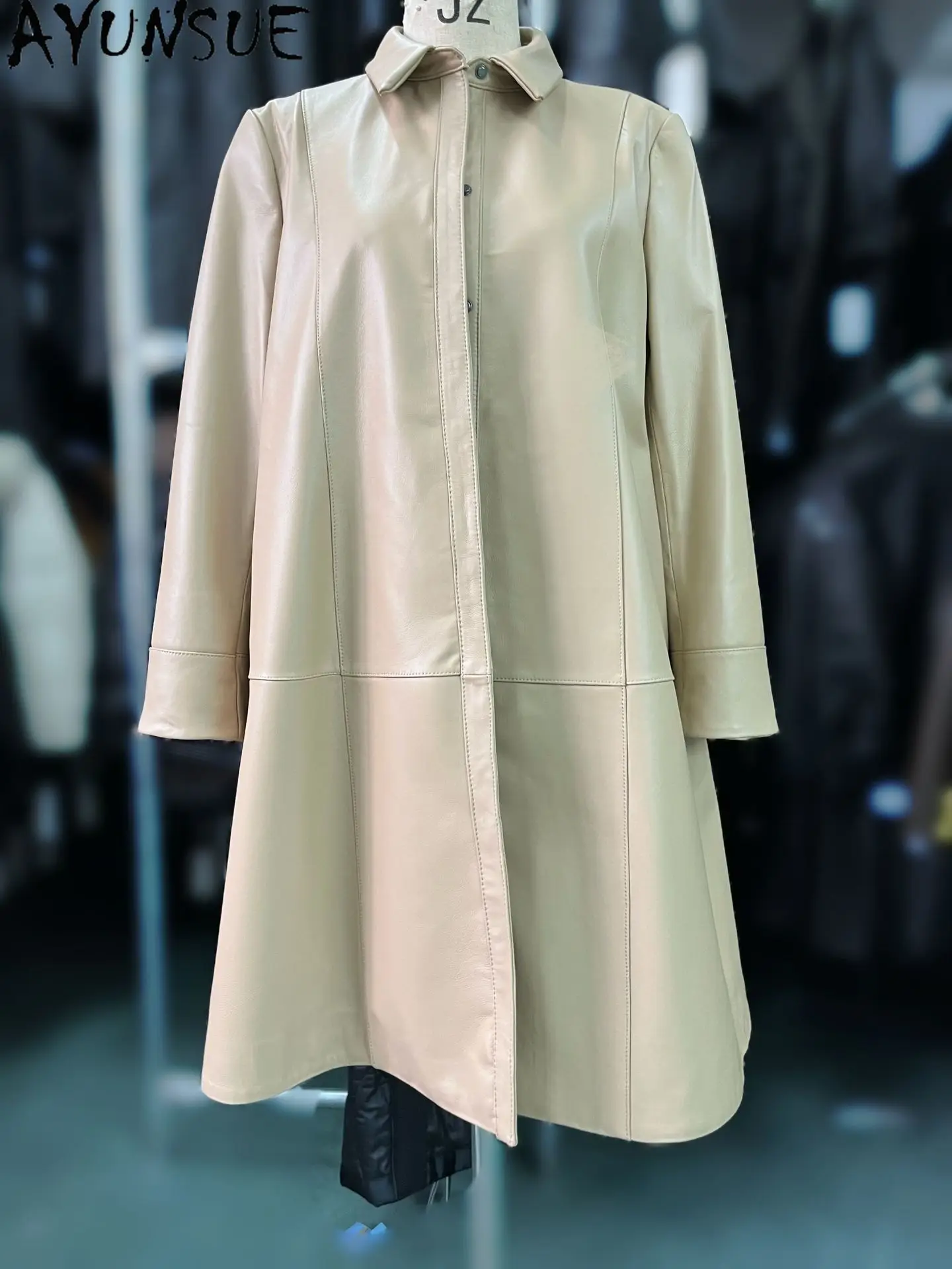 AYUNSUE Real Leather Jacket Women Fashion Sheepskin Trench Coat Woman Coats Autumn Clothes Mid-length New Style Casaco Feminino
AYUNSUE Real Leather Jacket Women Fashion Sheepskin Trench Coat Woman Coats Autumn Clothes Mid-length New Style Casaco Feminino