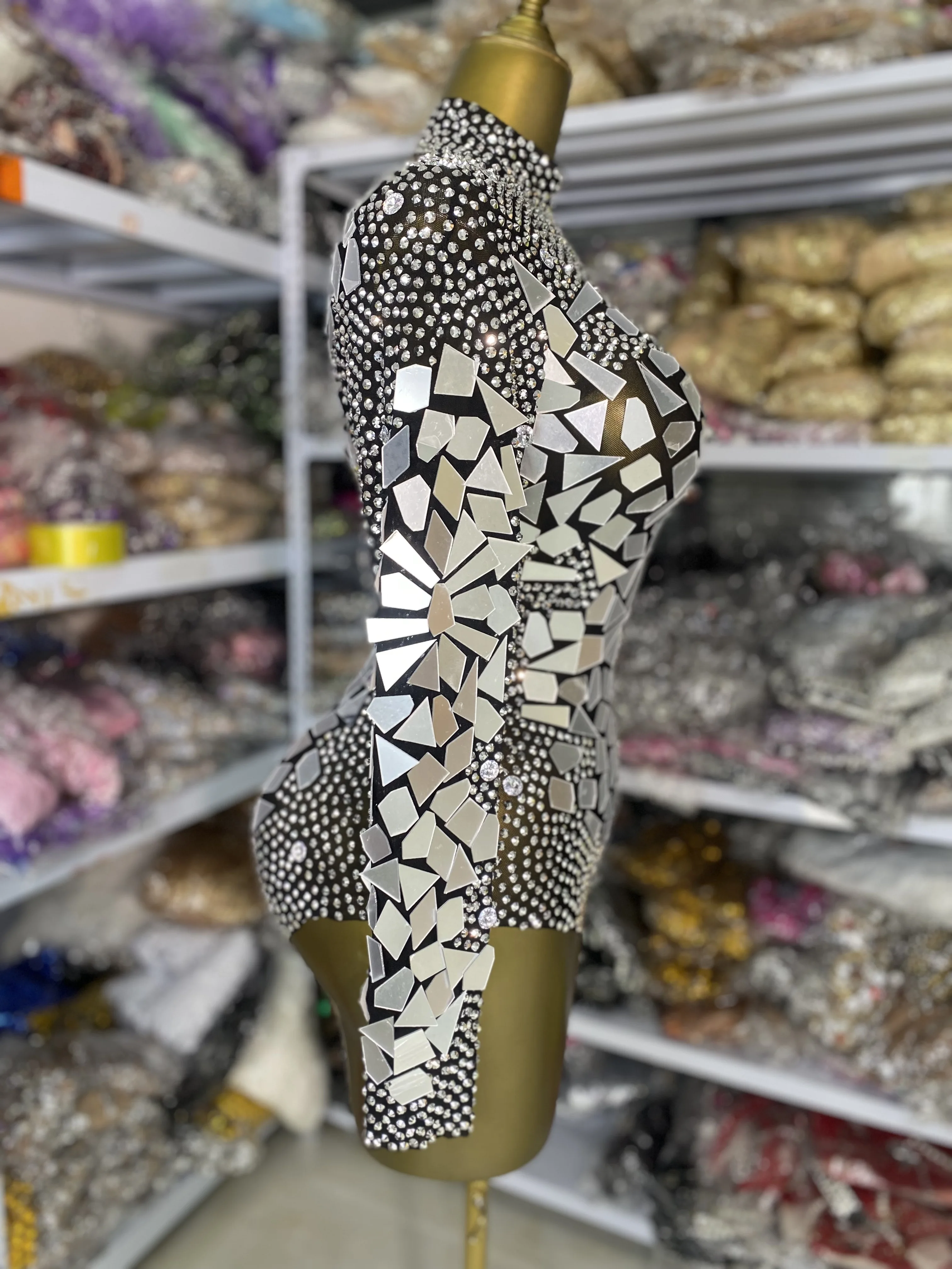 Блестящие стразы Plexigalss боди с лепестками женские танцевальные костюмы с длинными рукавами для особых случаев косплей купальник вечерний клуб
Блестящие стразы Plexigalss боди с лепестками женские танцевальные костюмы с длинными рукавами для особых случаев косплей купальник вечерний клуб